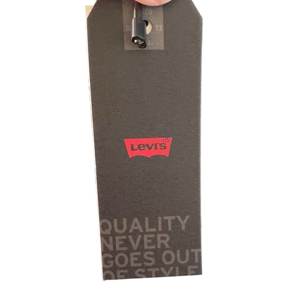 NWT LEVI’S LONG SLEEVE FLANNEL BUTTON UP - Picture 5 of 7